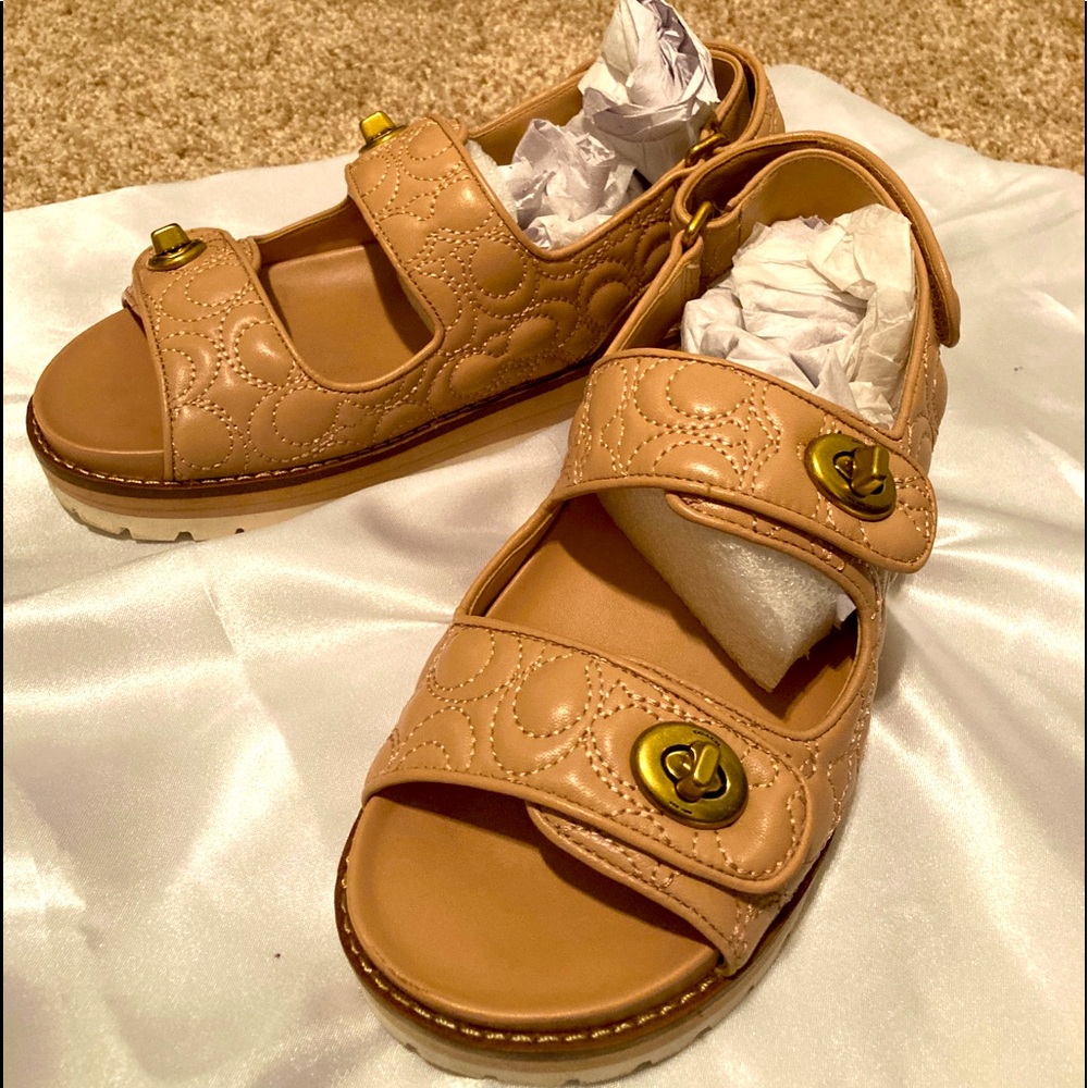 Coach kacie Sandal size 6.5 B